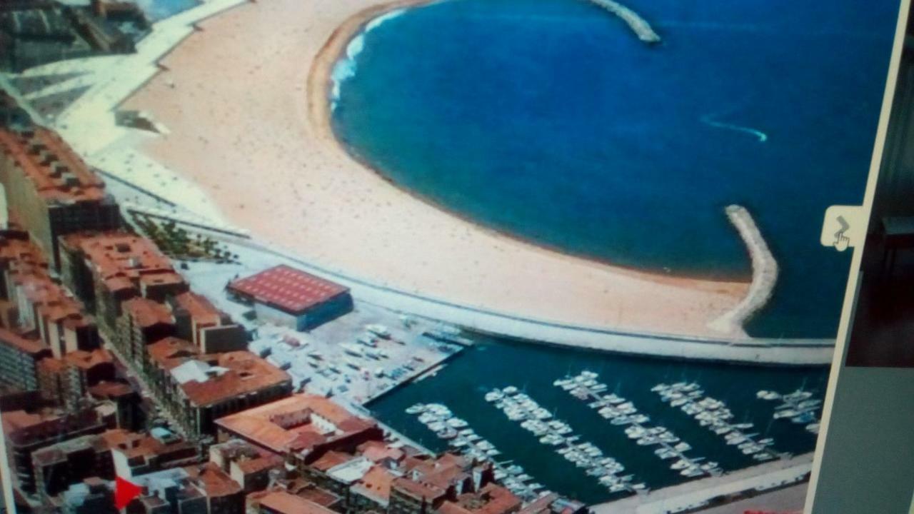 Cervantes Gijón Buitenkant foto