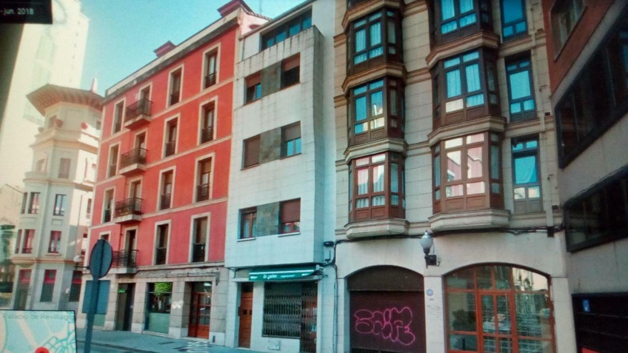 Cervantes Gijón Buitenkant foto